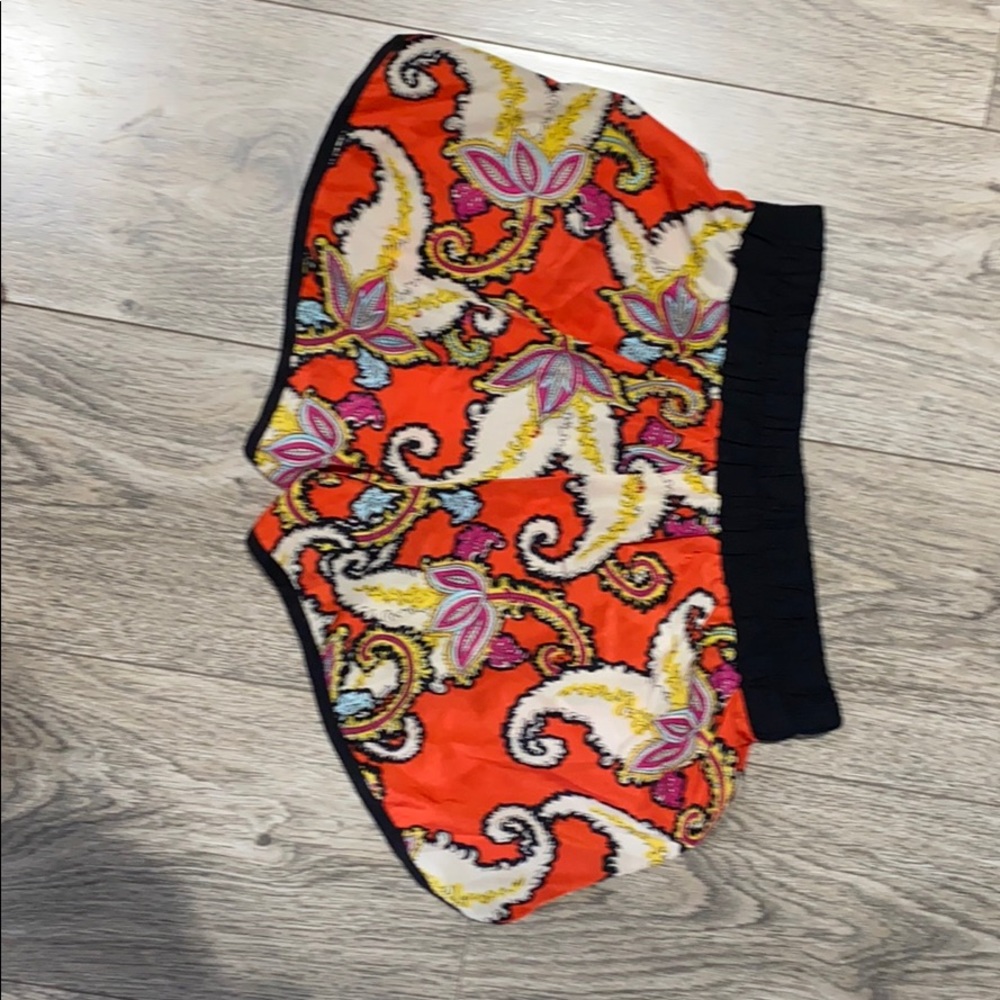 Shorts - Picture 4 of 6